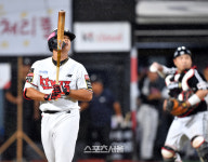 [포토]‘3회말 대타출전 강백호, 삼진으로 물러나’