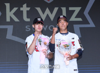 [포토]2024 KBO 신인 드래프트, KT 위즈 파이팅!