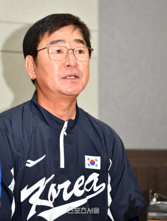 [포토]‘야구는 꼭 금메달 따야죠!’ 류중일 감독