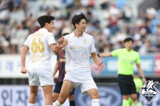 ‘기성용 골’ FC서울, 자력 파이널A행 실패…‘로페즈 PK득점’ 수원FC와 1-1 무승부 [K리그1 리뷰]
