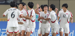 ‘진격’의 북한 여자 축구, 김경영 ‘포트트릭’ 앞세워 우즈벡 8-0 격파…중국-일본 승자와 결승전[SS항저우in]