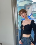 어머! 깜짝이야...고준희, 파격 상의 입고 미모 자랑 중