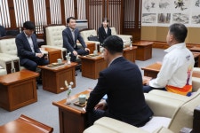 김진태 강원특별자치도지사, ‘신청사 건립’ 꼼꼼한 사전준비 위해 전라남도청 방문