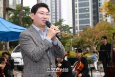 이상일 용인시장, 비날씨 불구 시민들과 가을 축제 ‘만끽’