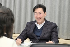 [포토]원강수 원주시장, 남강연 원주 어리랑보존회 회장 접견