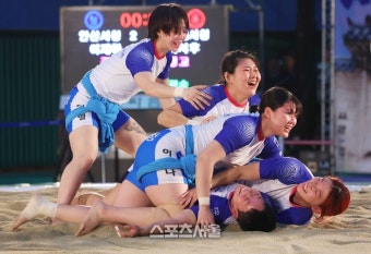 최희화, 들배지기·차돌리기로 무궁화 장사 영예...이재하, 최다혜는 국화·매화급 정상 [안산김홍도 여자씨름]