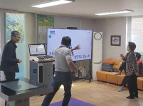 TJ미디어 이동식 노래방 M2, 스마트 경로당 필수품으로 등극…서울 지자체에 납품
