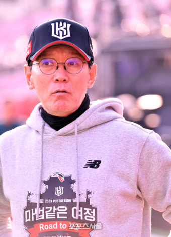 [포토]'백호가 없어 아쉽지만....' 이강철 감독