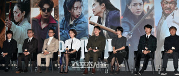 [포토]최동훈 감독과 배우들