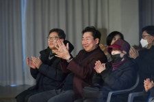 [포토]원강수 원주시장, ‘생활문화 토크콘서트 가시ON(하모니카 박종성)’ 참석