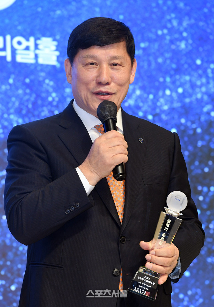 LG 트윈스, 샐러리캡 초과로 야구 발전기금 낸 사상 첫 결정