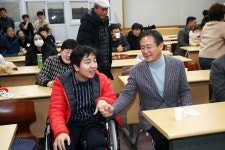 신영재 홍천군수, (사)한국장애인부모회 홍천군지부 송년행사 참석