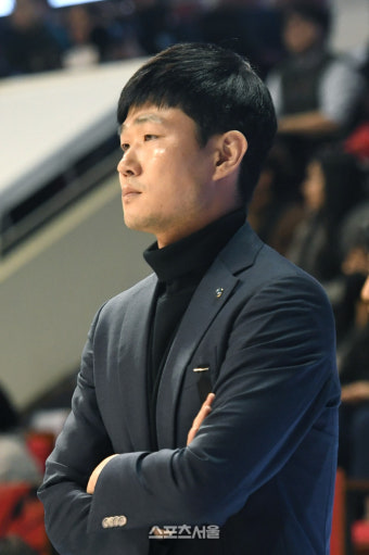 [포토]한국가스공사 이끄는 강혁 감독대행