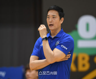 [포토] 삼성화재 김상우 감독 ‘집중해’
