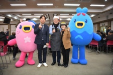 이병선 속초시장, 일일지점장으로 나서며 장애인카페 홍보 앞장서