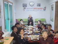 [포토]춘천시 착한짜장, 경로당 어르신 식사 제공