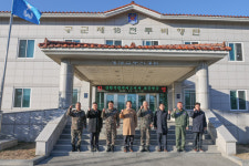 [포토]김진태 강원특별자치도지사, 공군18전투비행단 격려 방문