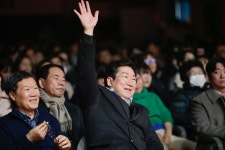 [포토]원강수 원주시장, ‘2023송년콘서트’ 참석