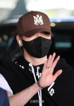 [포토]손인사 건네는 강다니엘