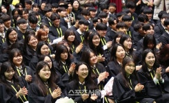 [동정] 김성제 의왕시장, 우성고 졸업식서 “멋지게 성장해 달라”