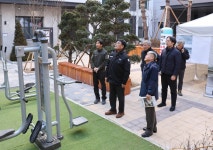 [포토]박상수 삼척시장, 당저지구 행복주택 현장·대학로 문화공원 방문