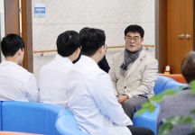 [포토]박상수 삼척시장, 도계읍 보건지소 격려방문