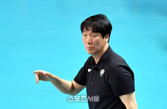 [포토]‘한국전력과의 경기 지휘하는’ 신영철 감독