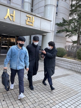 ‘배임수재’ 혐의 KIA 김종국 전 감독·장정석 전 단장 KBO리그 사상 초유의 포토라인에 서다[SS 현장속으로]