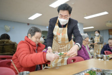 원강수 원주시장, 설맞이 사회복지시설 방문