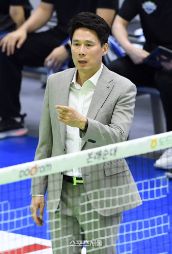 [포토]현대건설 이끄는 강성형 감독