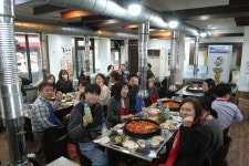 춘천시청 직원들, 닭갈비 먹는 날(매월 22일) 꼬꼬데이 참가