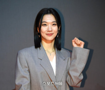 [포토] 정윤하 ‘파이팅 넘치는 포즈’
