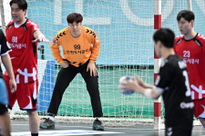 인천, 천신만고 끝에 충남에 한 점 차 승리…인천 살린 골키퍼 이창우의 슈퍼 세이브 [핸드볼H리그]