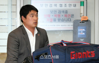 롯데 김태형 감독 “시즌 구상 들어가겠다”…35일 괌·오키나와 스프링캠프 마무리