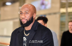 [포토]‘아임 백··’ 멜 로하스