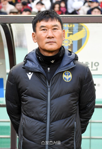 [포토]서울 원정 경기 나선 인천 조성환 감독