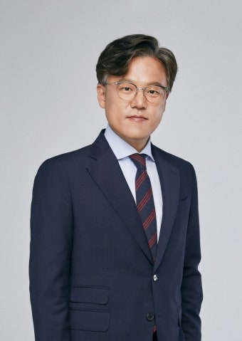 SM 선장 복귀 ‘라이즈 아빠’ 탁영준, ‘위기의 SM’ 구할까 [SS초점]