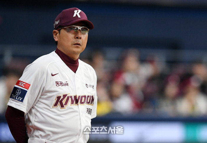 홍원기 감독, KIA 대기록과의 대결 촉진…키움 히어로즈의 도전력 강조