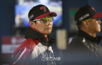 [포토] 염경엽 감독 ‘오늘은 이겨야 해’