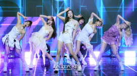 [포토]비웨이브 쇼케이스, ‘SING!’ 무대