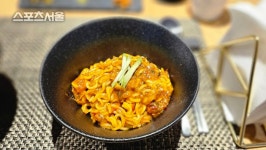 김홍국 회장이 줄서서 먹던 그 짜장맛은?…하림, ‘더미식 사천자장면’ 출시[SS현장]