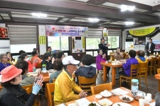 속초시 노학동 지역사회보장협의체, 어버이날 감사 행사