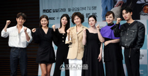[포토] 파이팅 외치는 ‘용감무쌍 용수정’ 출연진들