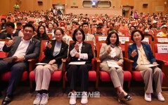 화성시의회, 어버이 은혜 감사하는 시간 가져