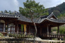 [포토] 정자가 있는 오성한옥마을, 술과 시를 부르네...