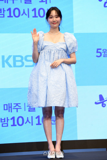 [포토]이유영, ‘함부로 대해줘’로 인사 드려요!