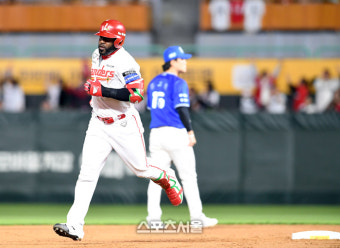 [포토]SSG 에레디아, 삼성전 3점 홈런