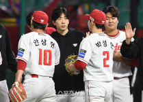 [포토]6이닝 무실점 퀄리티 스타트로 시즌 3승 거둔 SSG 오원석