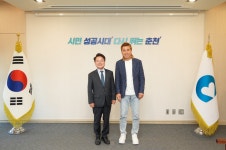 육동한 춘천시장, 김병지 강원FC 대표이사 면담