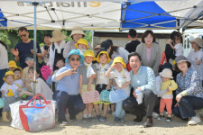 이병선 속초시장, 새싹농장 수확체험 참여